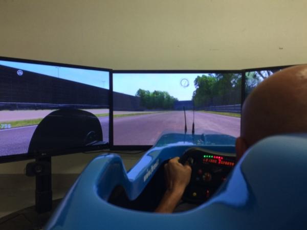 F1 simulator SYM030 - معرض هندسة فريق ARC