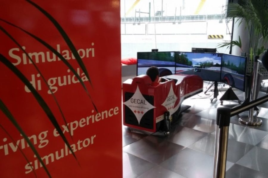 جهاز محاكاة F1 مع Gecal في Monza