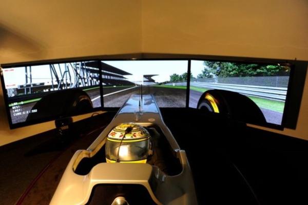 Simulatore di guida Formula 1 sbarca a Rubiera