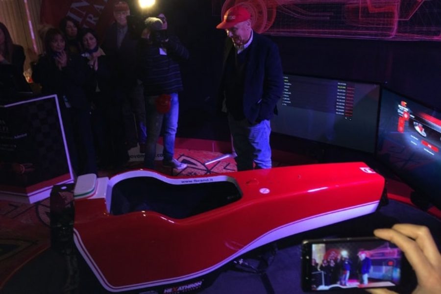 Niki Lauda e il simulatore F1 SYM030 Fbrand protagonisti al Casinò Admiral