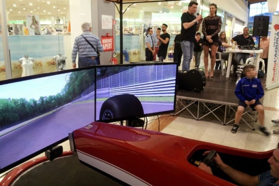 Globo Center L’Aquila sceglie il simulatore F1 Fbrand per emozionare i propri clienti