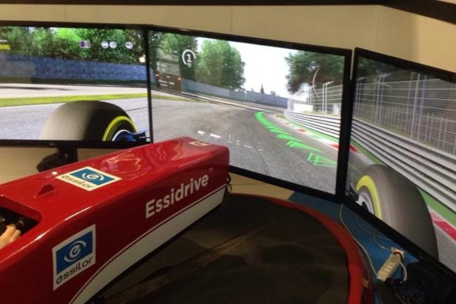 Essilor Italia y el F1 Fbrand Simulator en MIDO 2017