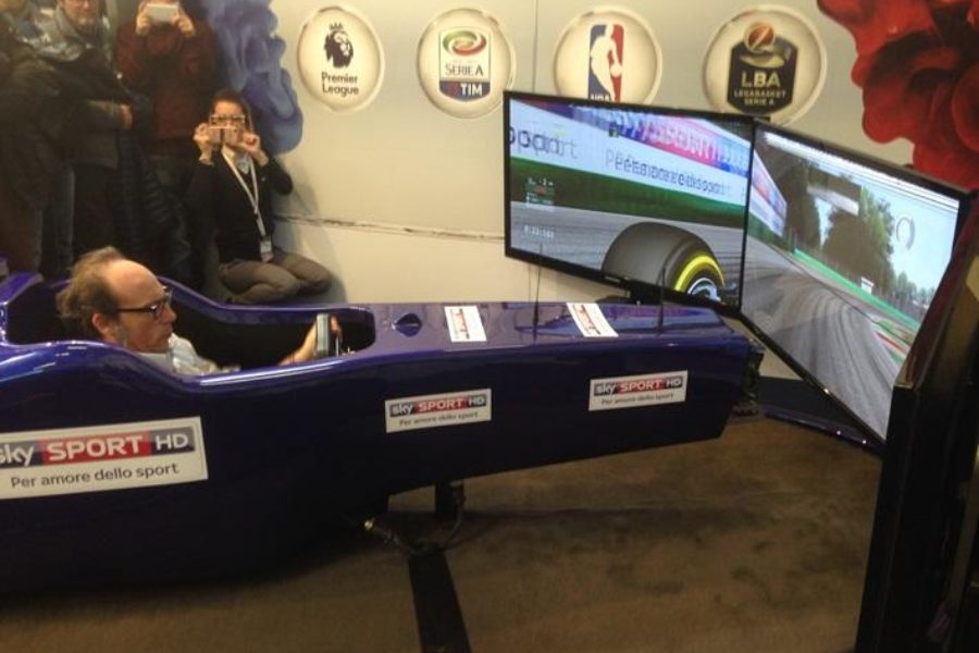 F1-Fbrand-Simulator beim Sky Sport Event auf der Bologna Motorshow