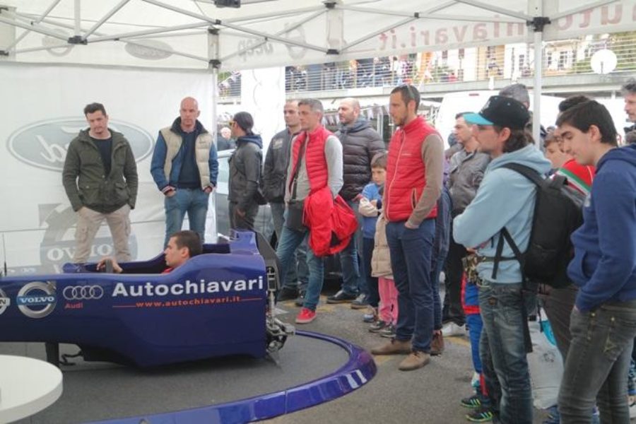 Formel-1-Simulator-Fahrerturnier mit dem Autochiavari-Händler