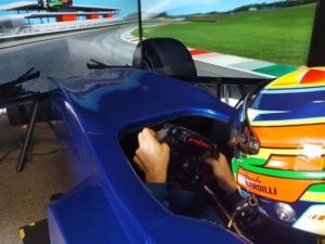 Simulador de conducción de Fórmula XNUMX profesional - A bordo - Soporte para eventos de conducción segura de Vito Popolizio Mugello