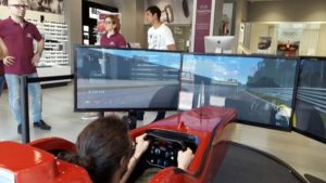 Simulador de Fórmula 1 Estación de conducción - Óptica Milan Stand Vision Event