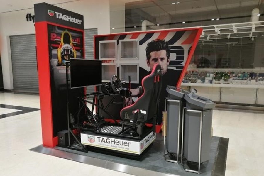 We start with the GT Simulator with Tag Heuer at Gioiellerie Fabiani in OrioCenter October-December 2017