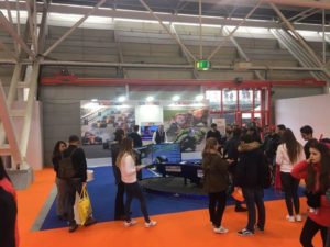 Postazione Simulatore F1 Dinamico - Stand Sky Sport - Motorshow Bologna 2017 - Simulatore di Guida Professionale Promosso da Fbrand