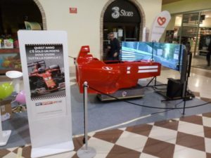 Postazione Simulatore Formula 1 - Sky Italia Fbrand - Centro Commerciale il Porto di Adria