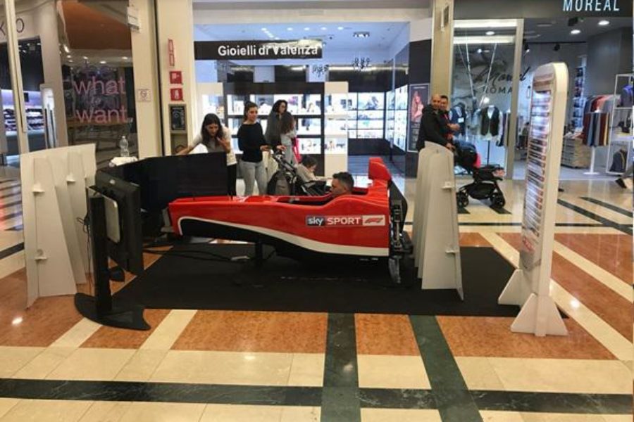 Simulatore Formula 1 e Sky Sport Arrivano nei Centri Commerciali di Roma