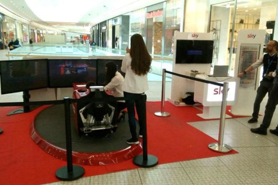F1 simulator with Sky Sport also at Elnòs Shopping Brescia
