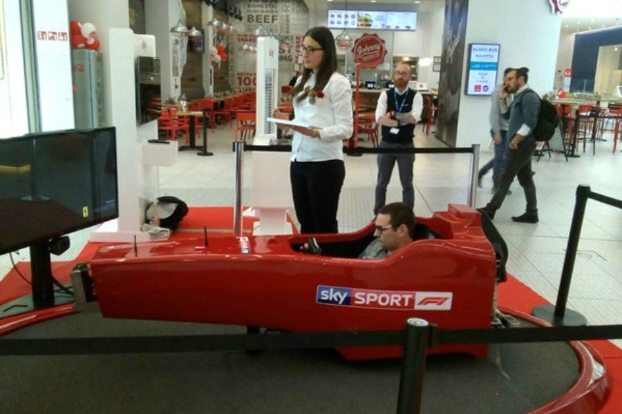 Simulatore F1 con Sky Sport anche a Elnòs Shopping Brescia