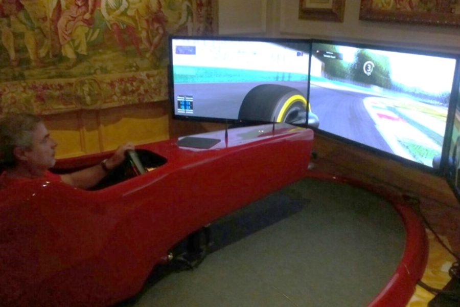 Bis F1 Simulator und Decade Sports im Hotel de Ville in Monza für den italienischen GP
