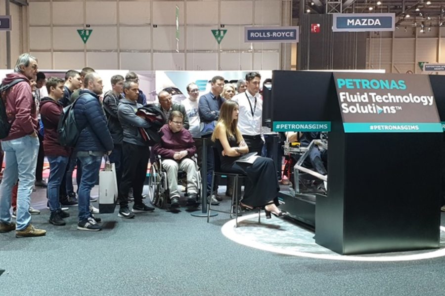 Queues and Customers in Palate in the Petronas Stand with the GT Professional Simulator