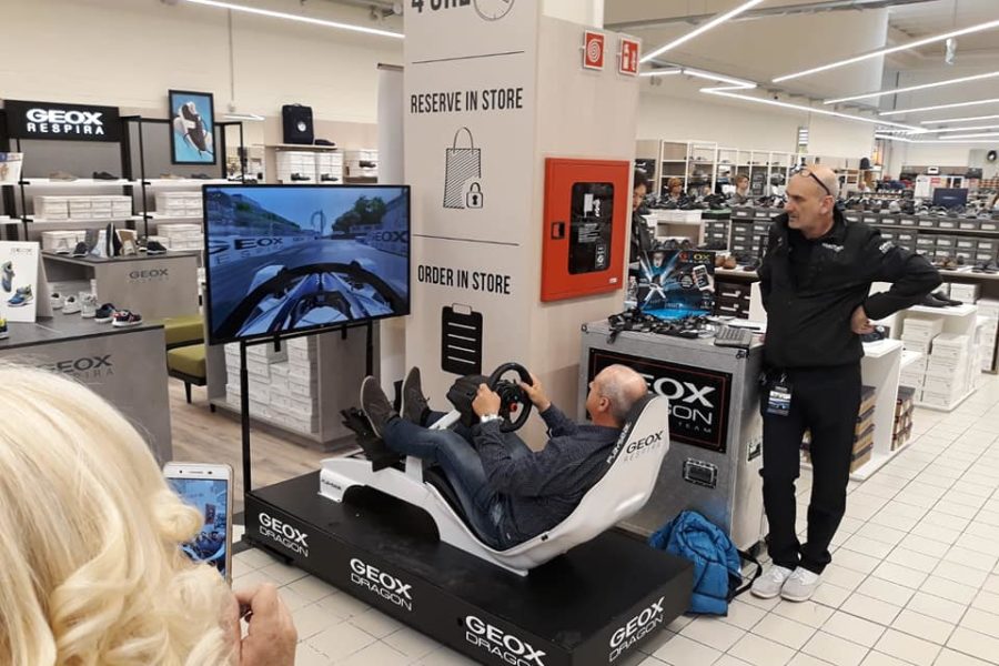 Formula E Simulator Protagonist en las tiendas Geox en Italia y en el extranjero