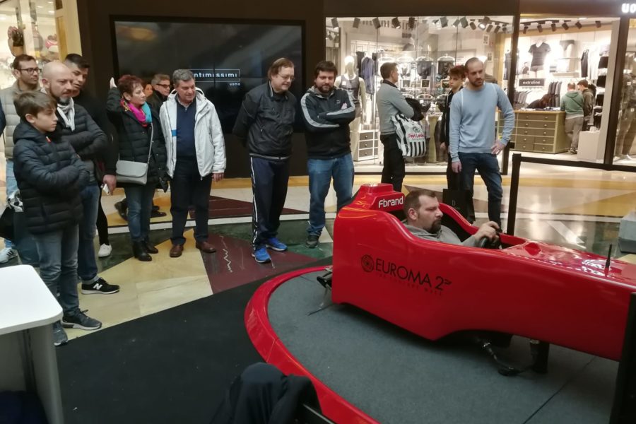 في مركز التسوق Euroma2 ، قامت Formula E Simulator بتزويد الجميع بالكهرباء