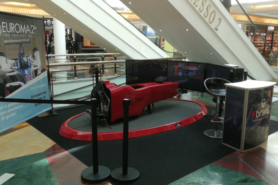 En el Centro Comercial Euroma2 el Simulador de Fórmula E ha electrificado a todo el mundo