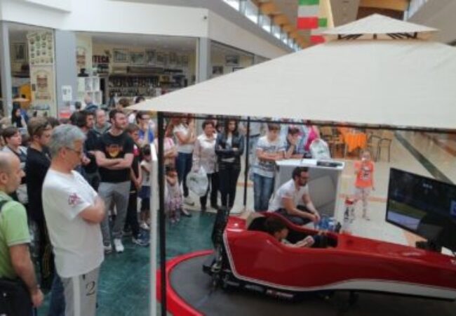 Professional Driving Simulator for Shopping Centers