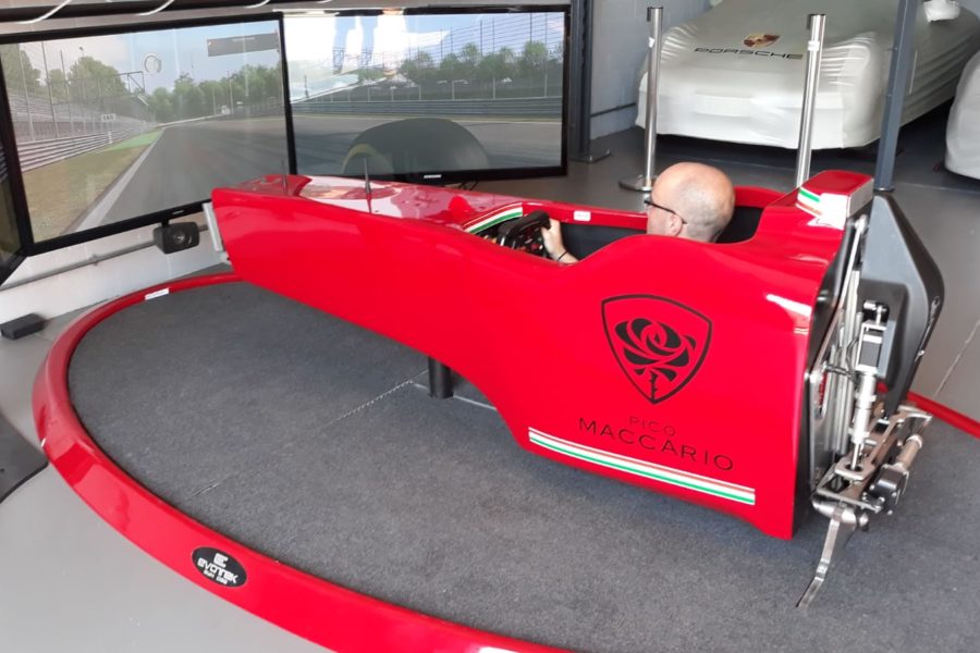 Der F1-Simulator berauscht die Gäste der Cantina Pico Maccario