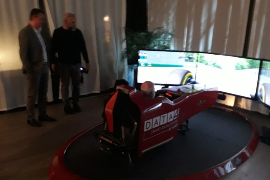 Simulador de conducción profesional F1 con Data4 Group