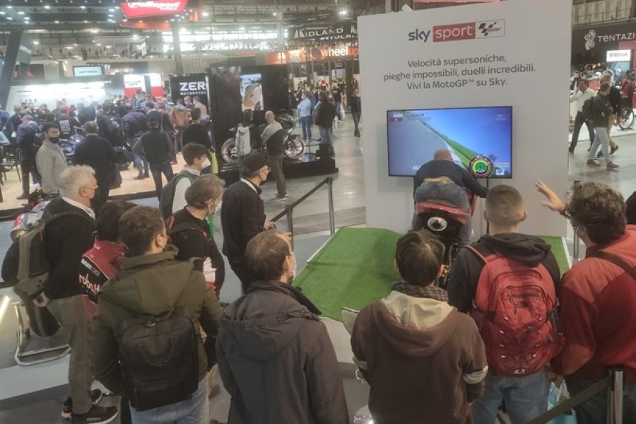 EICMA: MotoGP simulator at the Sky Sport Stand