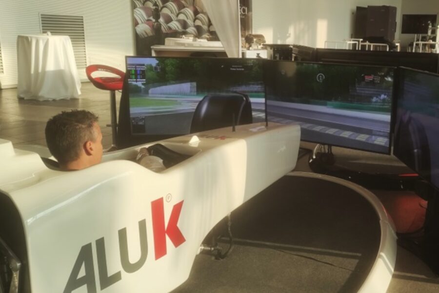 Doppelter F1-Simulator mit AluK in der Cantina Monteci di Pescantina