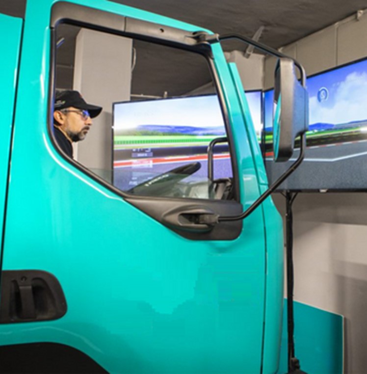 Simulatore Camion Professionale - Street Dominator - Simulatore di Guida Camion