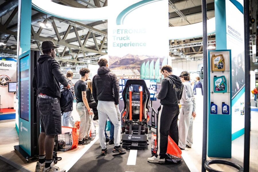 Petronas Lubricants Truck Experience: Simulatore Camion a Transpotec Logitec