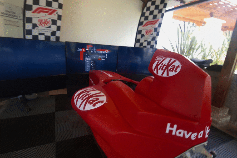 Nestlé KitKat event with F1 Apex simulator at Fdrive Quito
