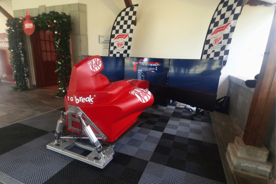 Nestlé KitKat event with F1 Apex simulator at Fdrive Quito